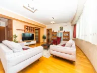 Izdavanje, dvosoban stan, 100m², Centar, Podgorica - image 7