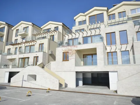 Sale, two bedroom apartment, 97m², Tivat, Crna Gora