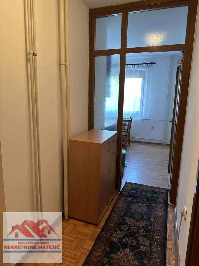 Prodaja, dvosoban stan, 60m², Centar, Kragujevac