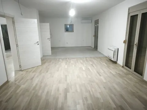 Rent, house, 360m², Donja Gorica, Podgorica - image 5