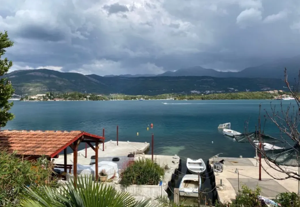 Prodaja, kuća, 400m², Đuraševići, Tivat