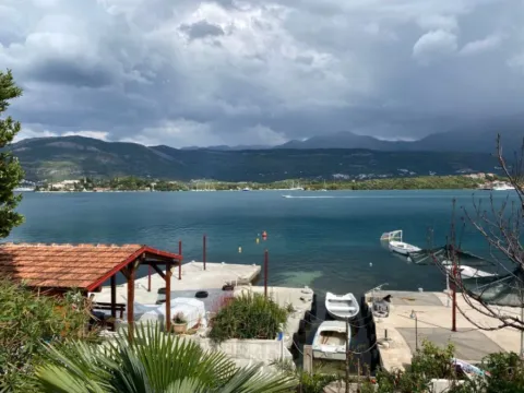 Sale, house, 400m², Đuraševići, Tivat