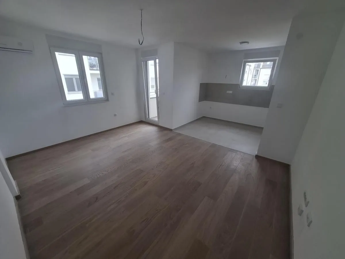Prodaja, dvosoban stan, 46m², Salajka, Novi Sad Sve Podlokacije