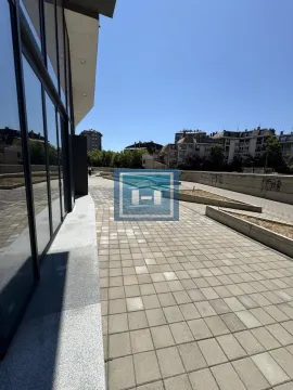 Izdavanje, poslovni prostor, 240m², Centar, Paraćin - image 2