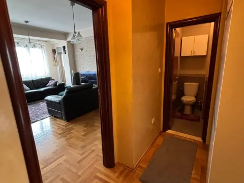 Prodaja, trosoban stan, 86m², Stari Aerodrom, Podgorica - image 10