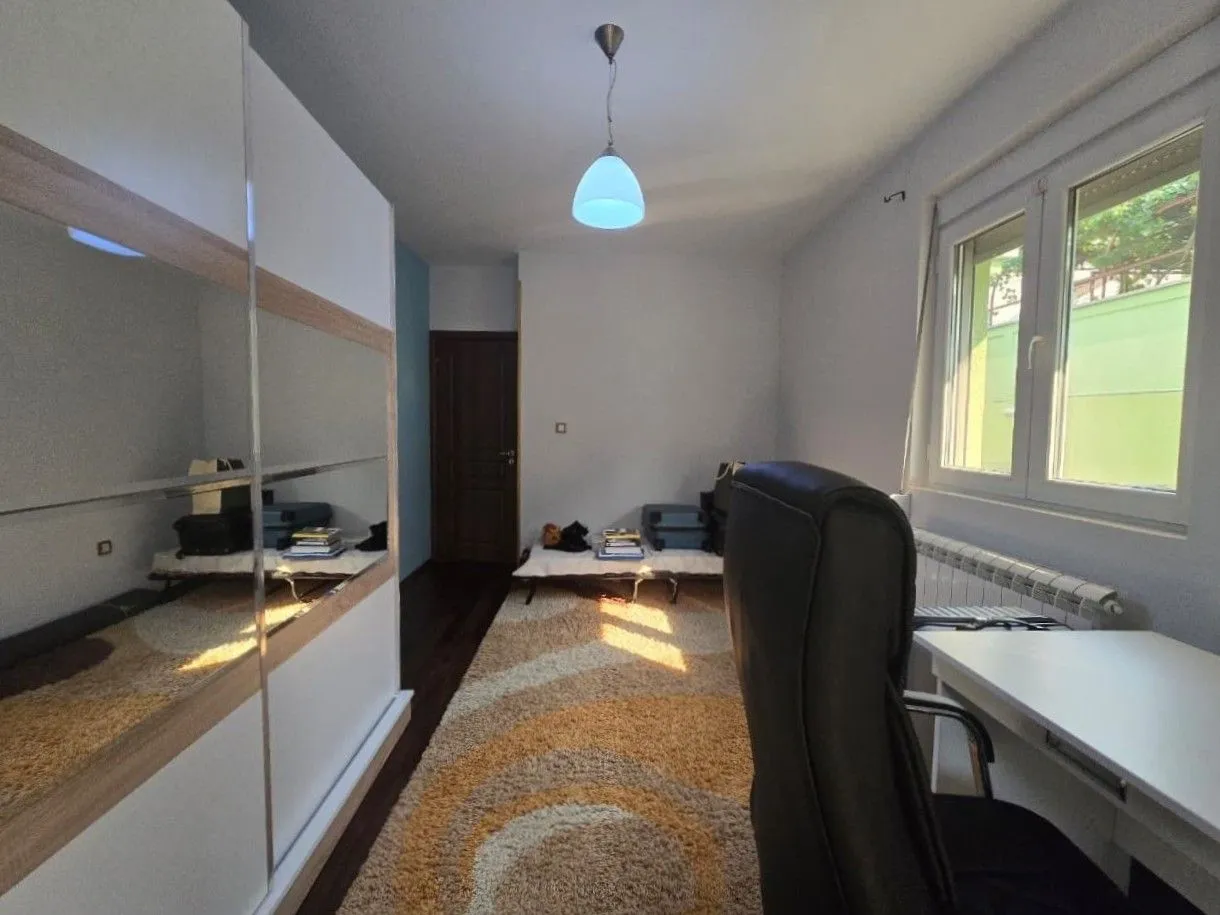 Rent, house, 184m², Velje Brdo, Podgorica