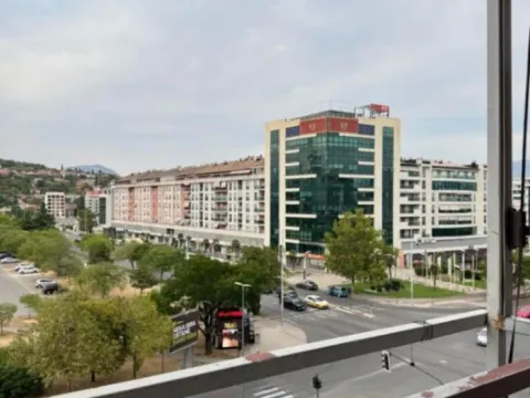 Izdavanje, trosoban stan, 95m², Preko Morače, Podgorica - image 4