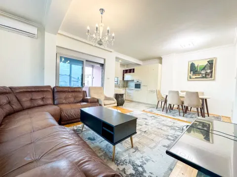 Izdavanje, dvosoban stan, 75m², Stari Aerodrom, Podgorica - image 2