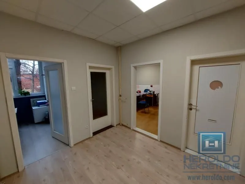 Sale, office space, 72m², Centar, Jagodina