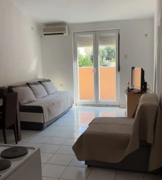 Rent, one bedroom apartment, 42m², Rafailovići, Budva