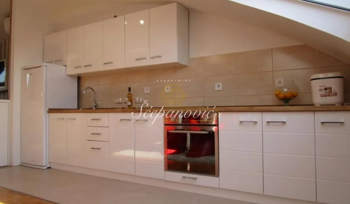 Prodaja, četvorosoban stan, 89m², Bulevar Oslobodjenja, Novi Sad Sve Podlokacije