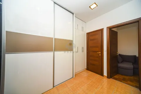 Rent, three bedroom apartment, 93m², City Kvart, Podgorica - image 14