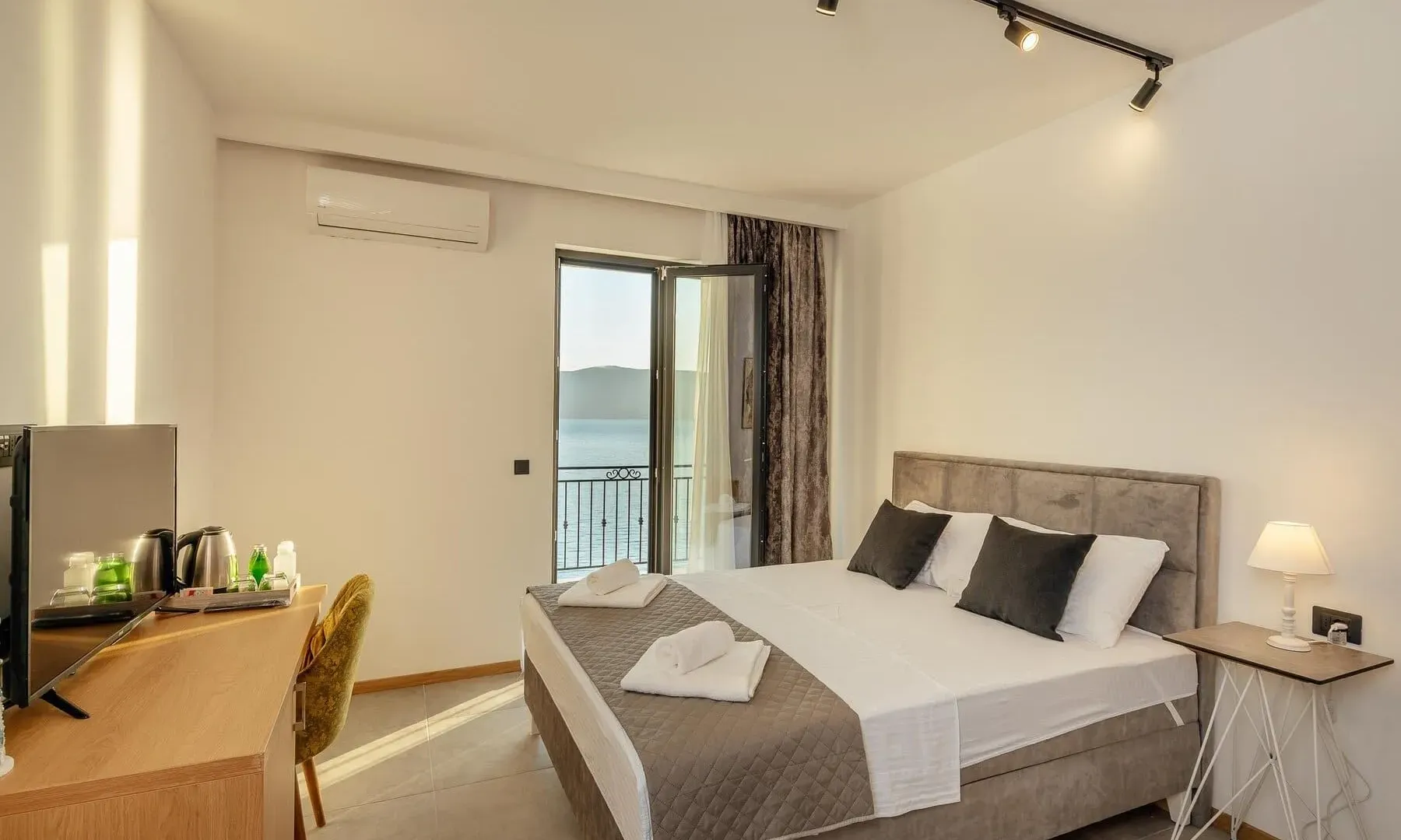 Prodaja, ugostiteljski objekat, 1000m², Kumbor, Herceg Novi