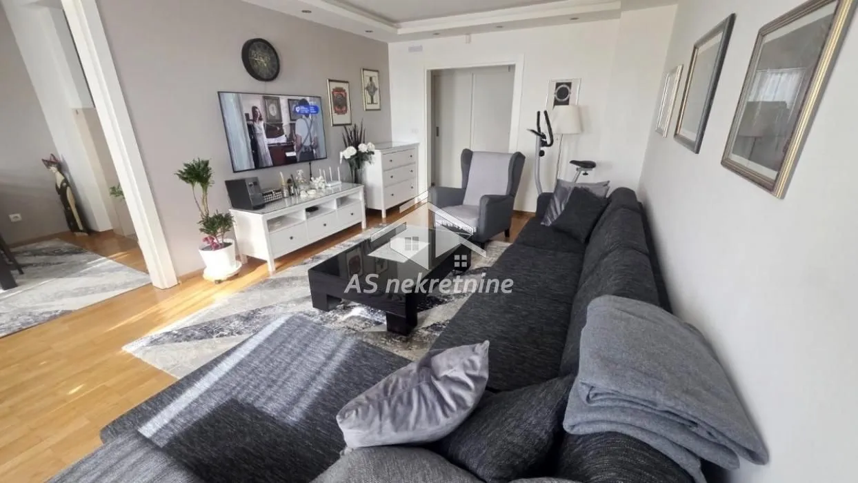 Izdavanje, četvorosoban stan, 110m², Cerak, Beograd