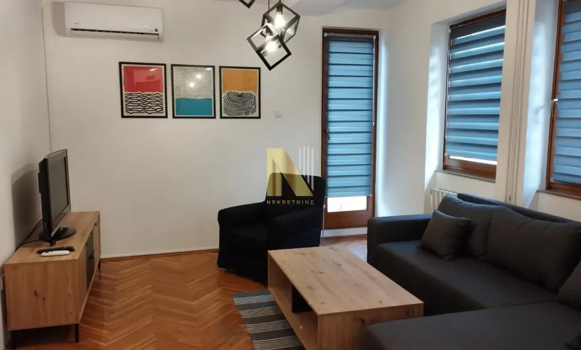 Izdavanje, dvosoban stan, 42m², Centar, Novi Sad