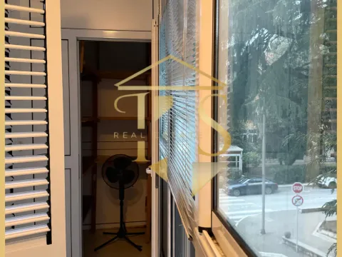 Rent, two bedroom apartment, 70m², Centar, Tivat - image 12