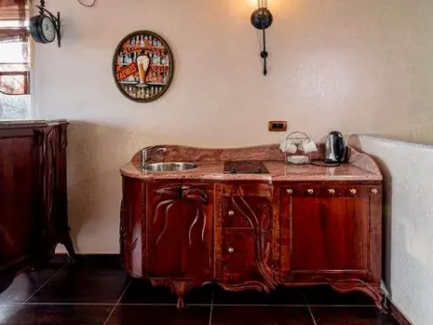 Izdavanje, kuća, 300m², Bečići, Budva - image 9