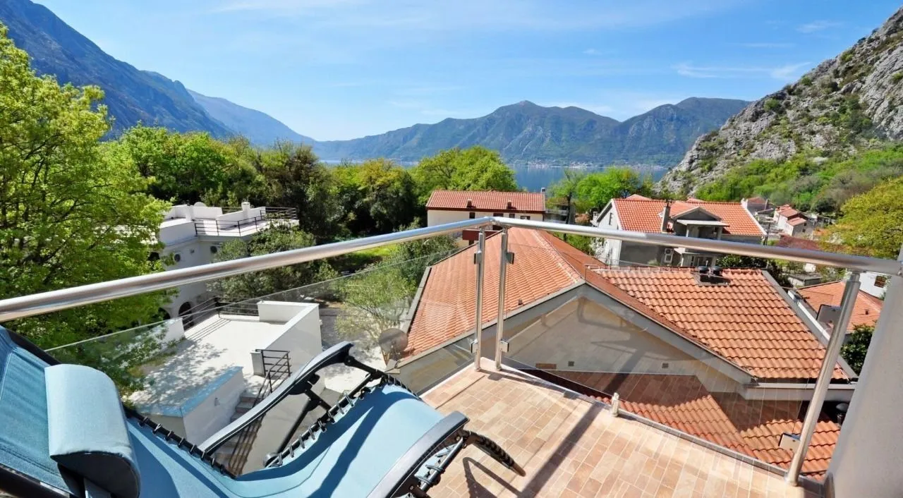 Prodaja, dvosoban stan, 73m², Orahovac, Kotor