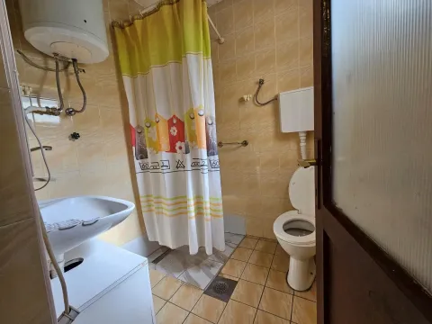 Prodaja, kuća, 181m², Irig, Srbija - image 12