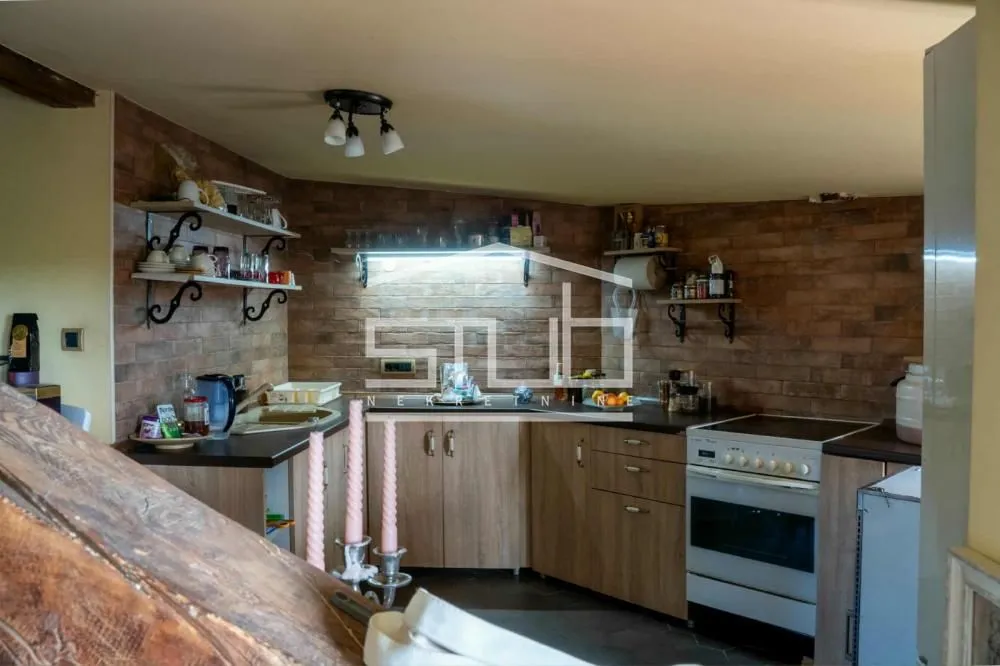 Prodaja, trosoban stan, 114m², Centar, Pančevo