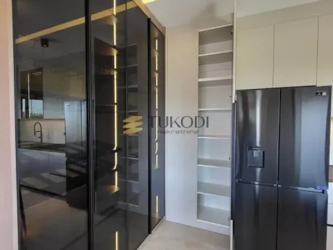 Izdavanje, trosoban stan, 82m², Olimp, Zvezdara Sve Podlokacije - image 12