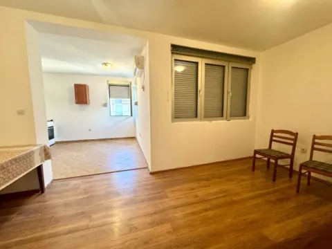 Prodaja, garsonjera, 34m², Centar, Tivat - image 3