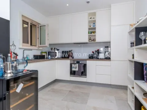 Prodaja, stan, 152m², Tivat, Crna Gora - image 7