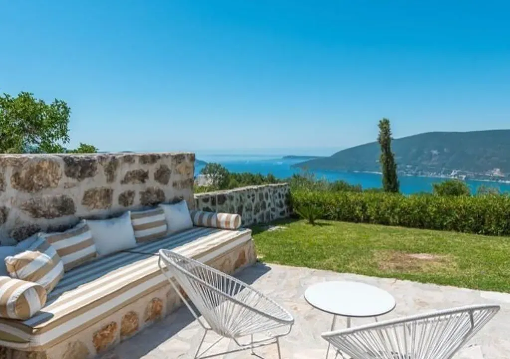 Sale, house, 380m², Herceg Novi, Crna Gora