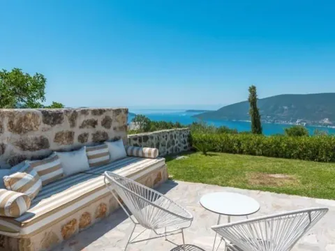 Sale, house, 380m², Herceg Novi, Crna Gora