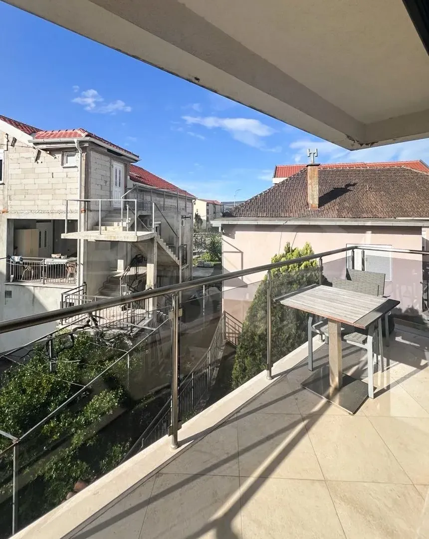 Rent, two bedroom apartment, 65m², Tivat, Crna Gora