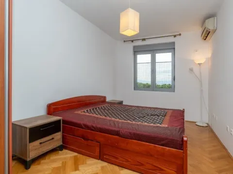 Rent, two bedroom apartment, 60m², Pod Goricom, Podgorica - image 9