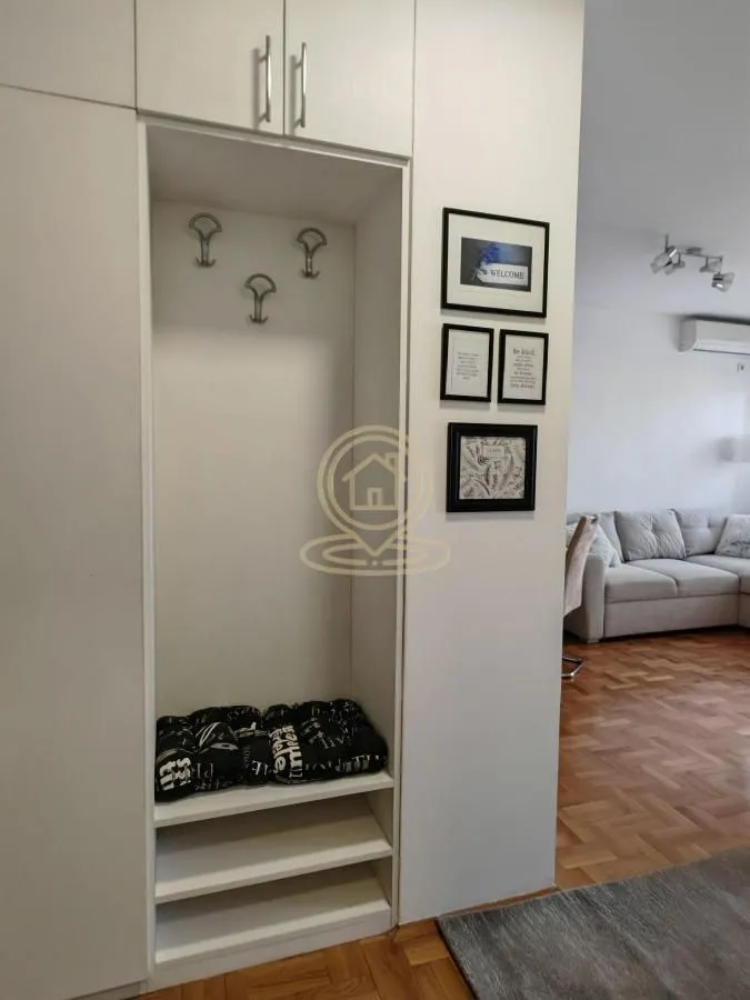 Izdavanje, dvosoban stan, 42m², Nova Detelinara, Novi Sad Sve Podlokacije