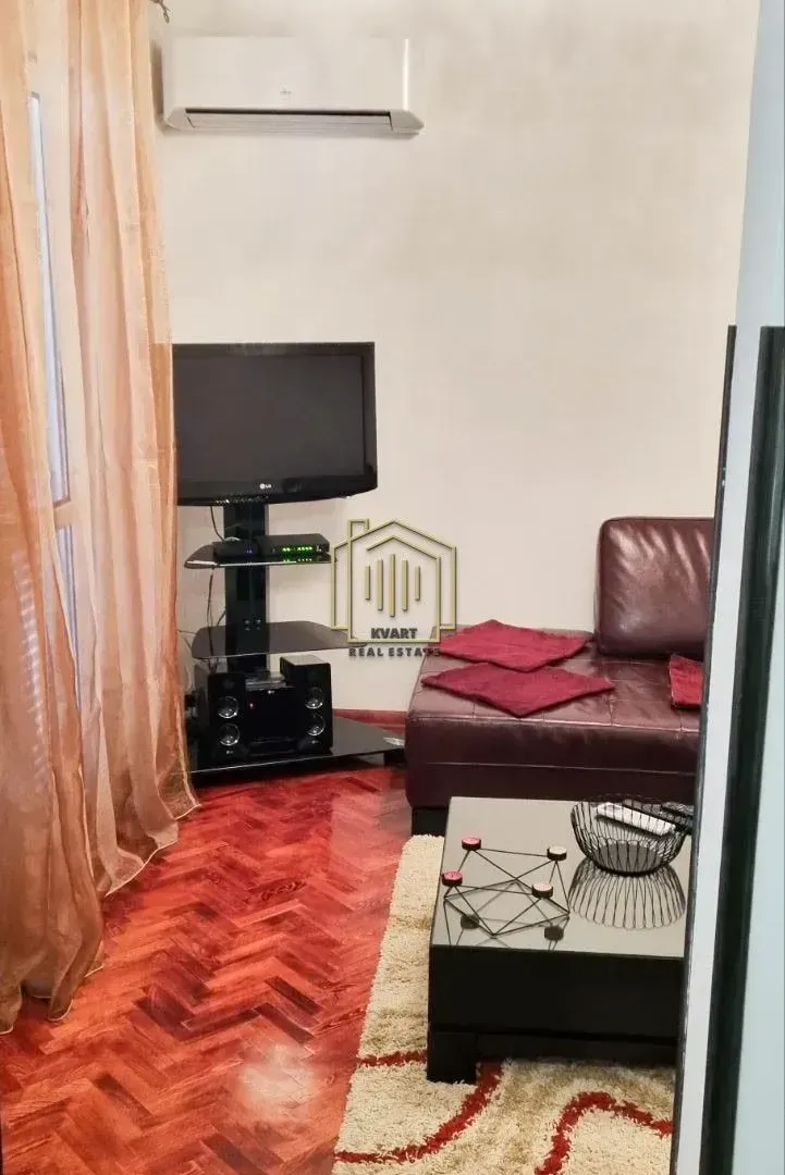 Izdavanje, jednosoban stan, 50m², Dobrota, Kotor