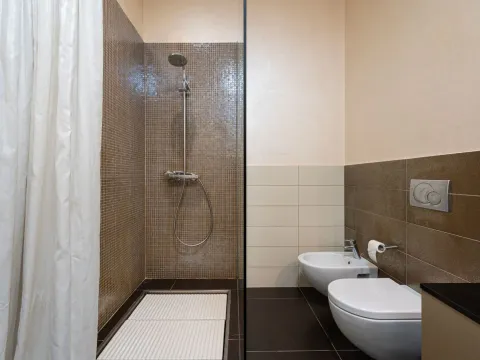 Rent, three bedroom apartment, 204m², Kod Capital Plaze, Podgorica - image 5