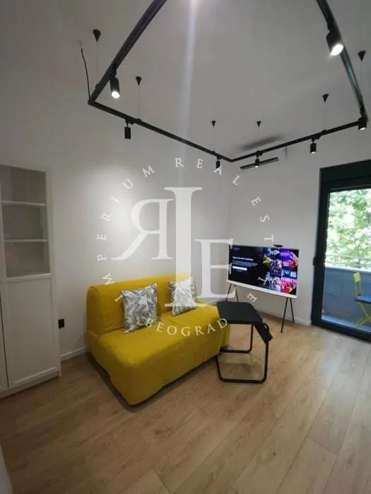 Izdavanje, stan, 35m², Stari Grad, Beograd