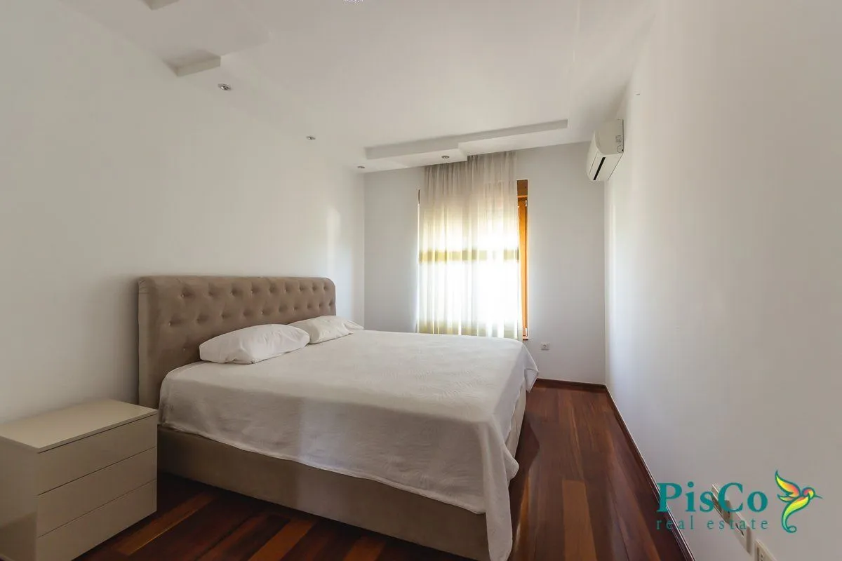 Rent, four bedroom apartment, 135m², Centar, Podgorica