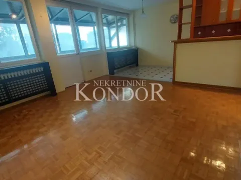 Sale, three bedroom apartment, 68m², Novi Beograd Blok 21, Novi Beograd Sve Podlokacije - image 9