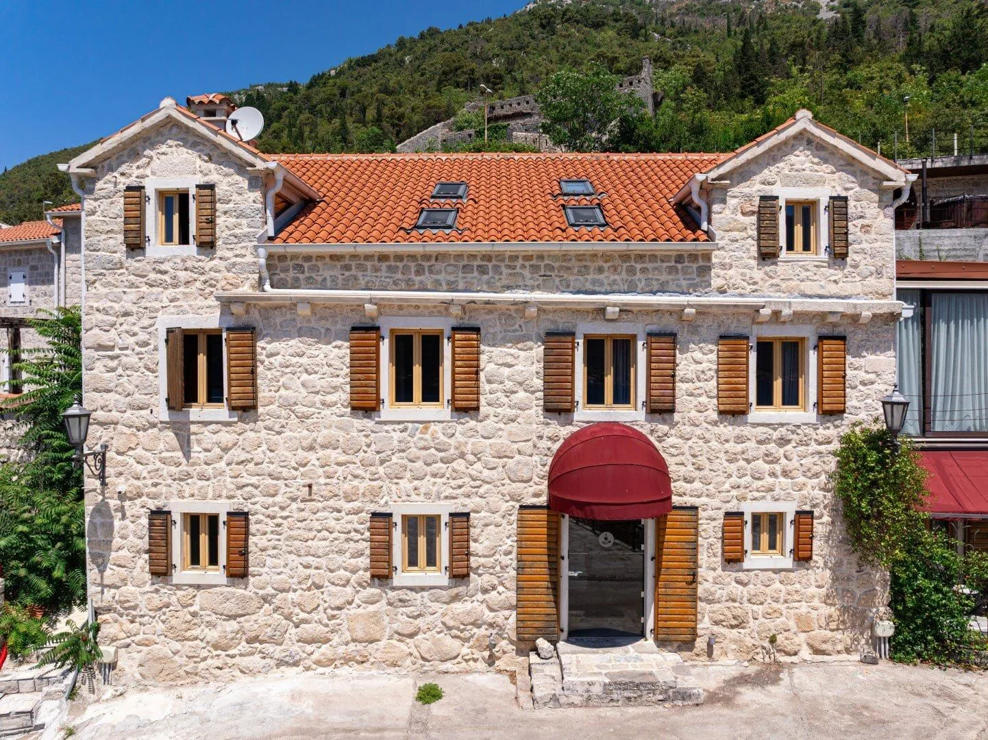 Prodaja, kuća, 258m², Perast, Kotor