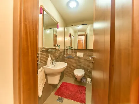 Prodaja, trosoban stan, 120m², Tološi, Podgorica - image 16