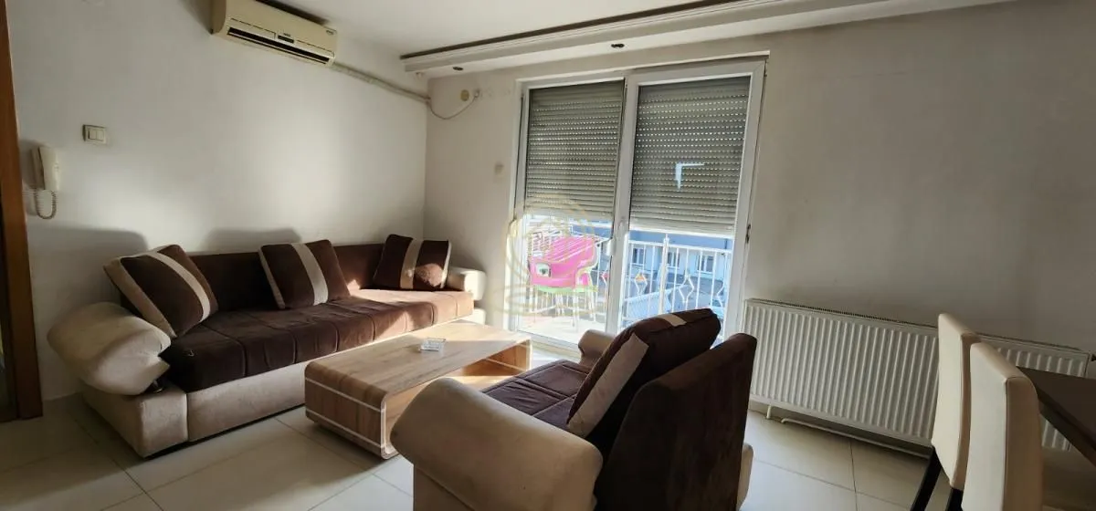 Izdavanje, dvosoban stan, 55m², Blok 8, Petrovaradin