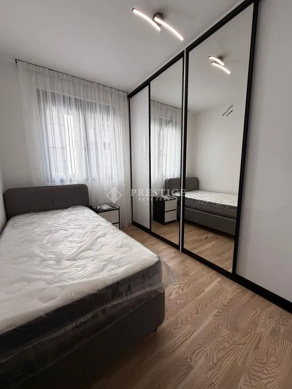 Izdavanje, dvosoban stan, 57m², Pod Goricom, Podgorica