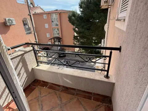 Sale, one bedroom apartment, 43m², Petrovac, Budva - image 3