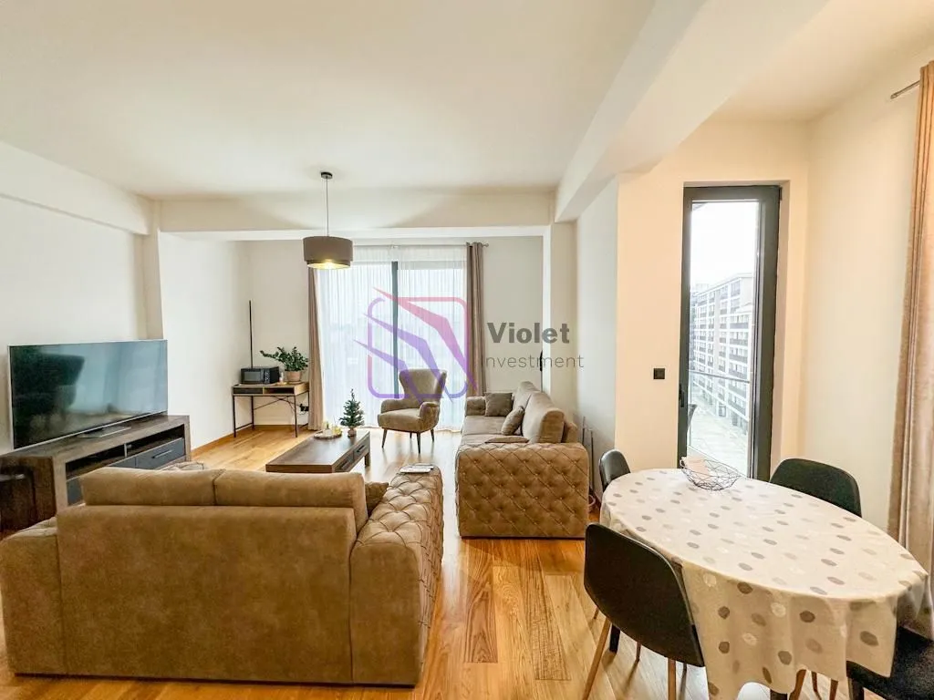 Izdavanje, dvosoban stan, 83m², Kod Capital Plaze, Podgorica