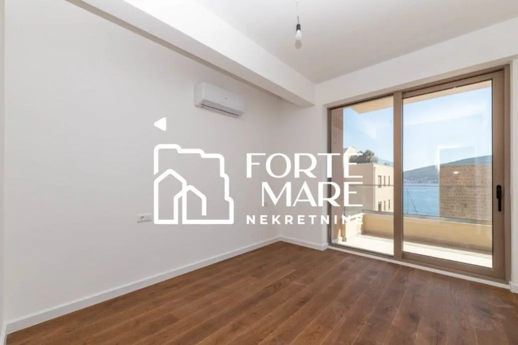 Prodaja, dvosoban stan, 60m², Baošići, Herceg Novi