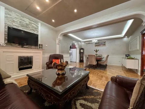 Izdavanje, kuća, 370m², Stari Aerodrom, Podgorica - image 2