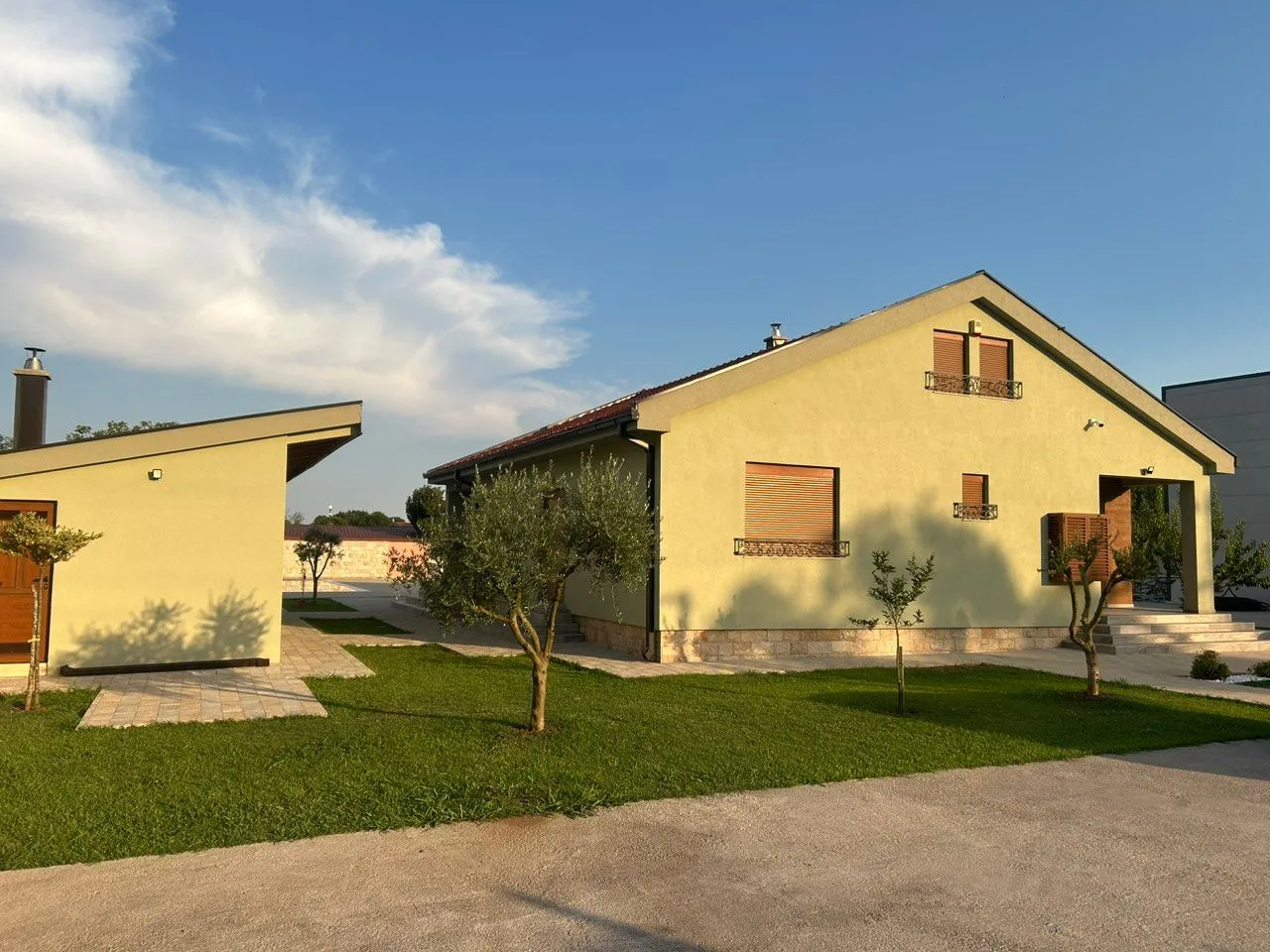 Rent, house, 220m², Ćurilac, Danilovgrad