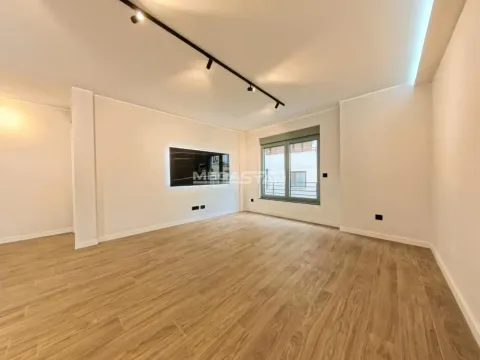 Sale, two bedroom apartment, 64m², Kalenić Pijaca, Vračar Sve Podlokacije