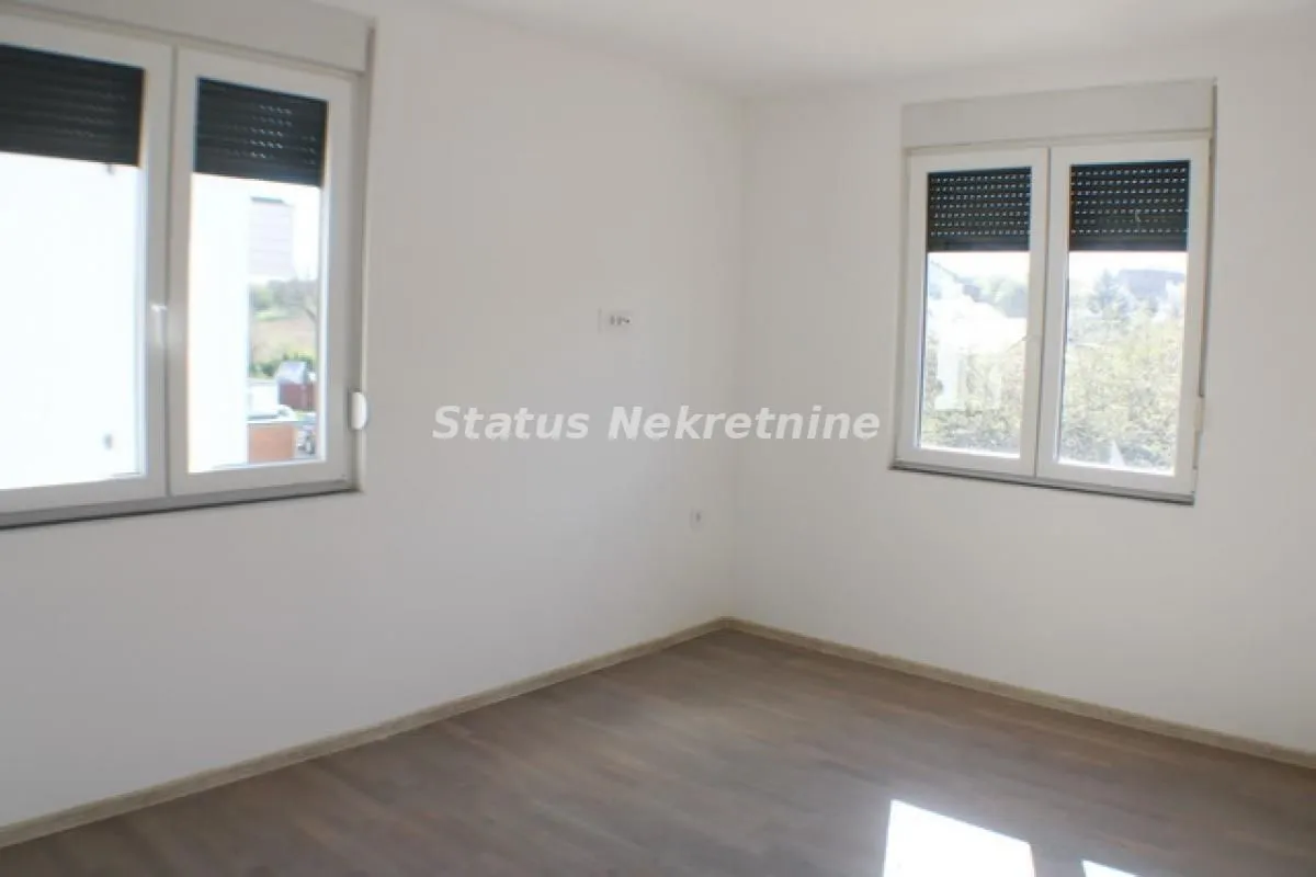 Prodaja, četvorosoban stan, 78m², Petrovaradin, Novi Sad
