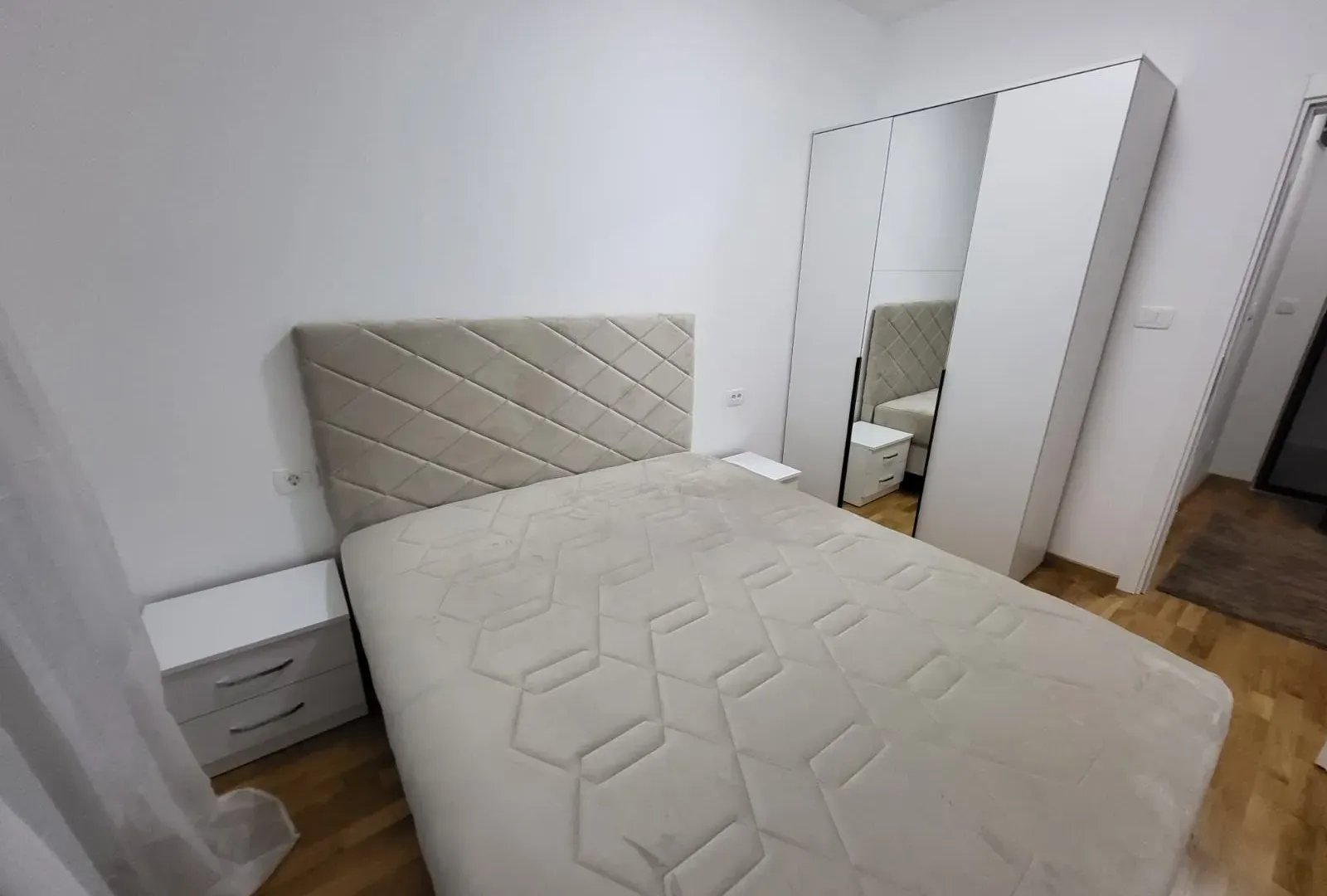 Izdavanje, jednosoban stan, 42m², Zagorič, Podgorica