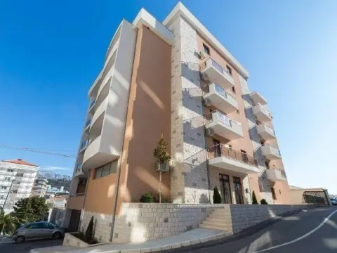 Prodaja, stan, 107m², Bečići, Budva - image 2